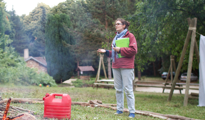 On découvre derrière cette cheftaine passionnée une splendide table construite avec cette technique. TITRE