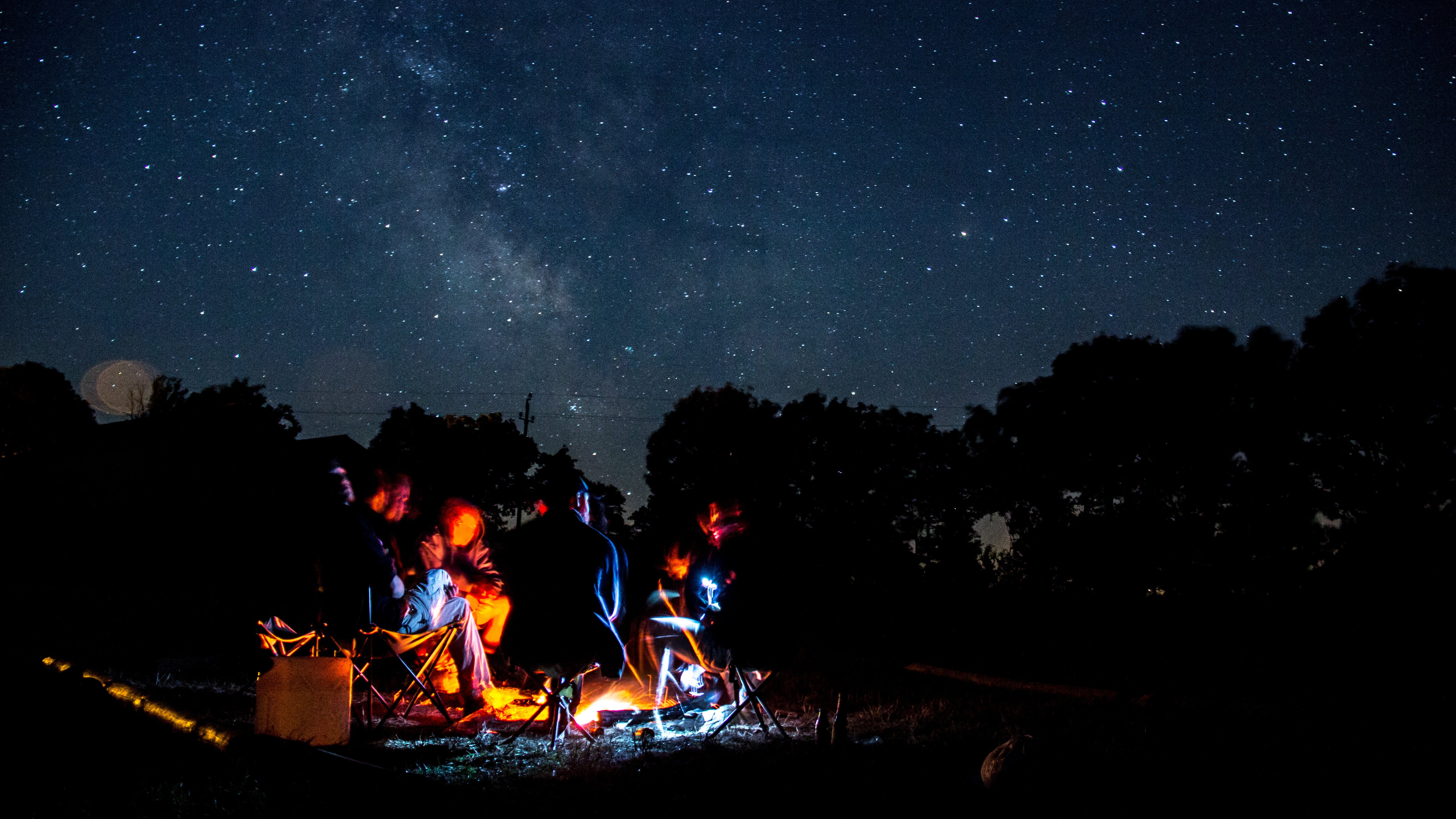 Organiser une soirée observation des étoiles en camp scout