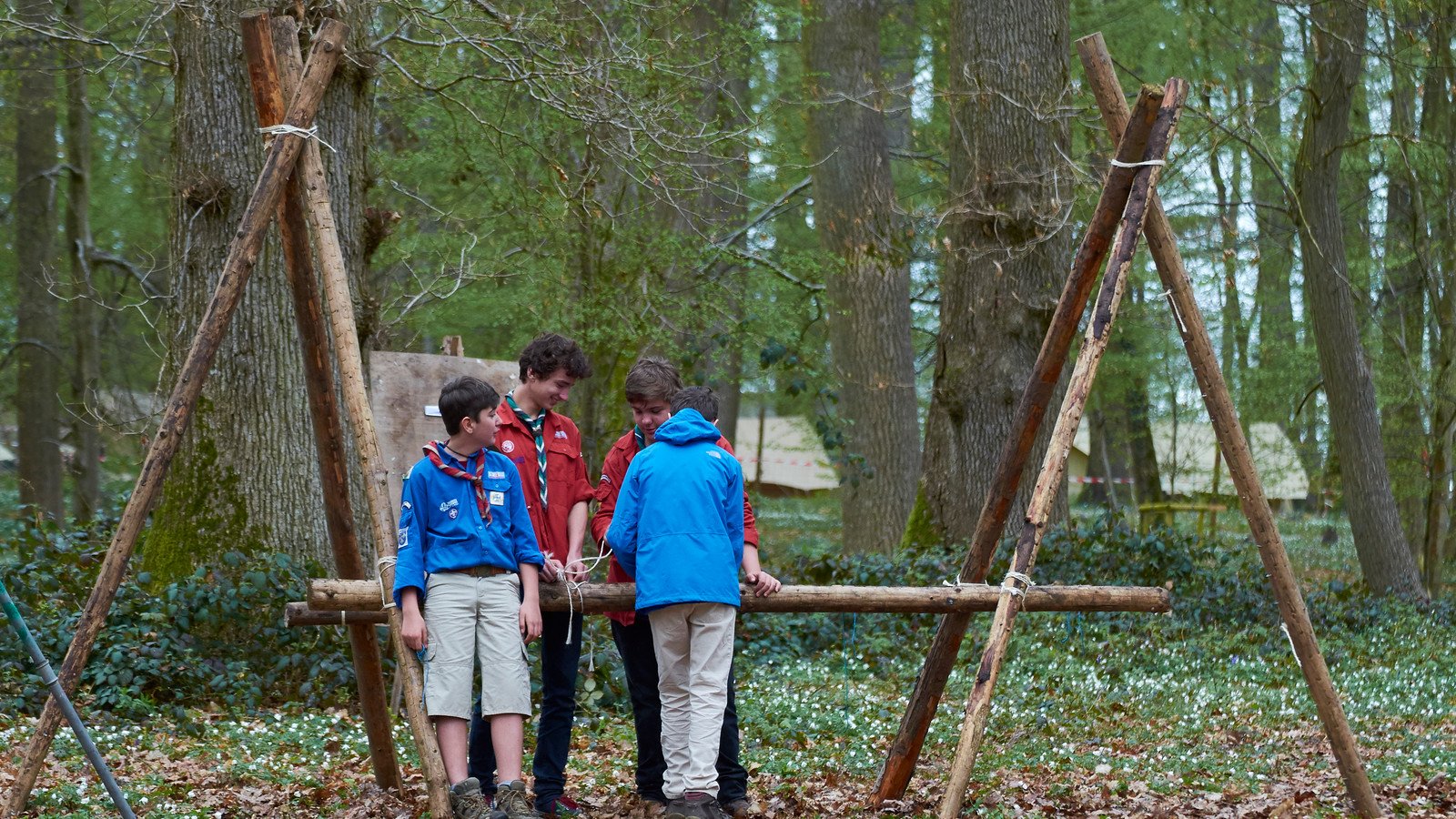 Table double tripode